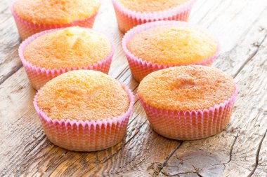 Şekerli tatlı çörekler.