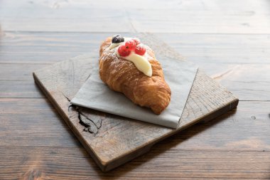 Kahvaltı için lezzetli pasta