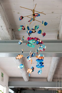 Tavanda asılı balık