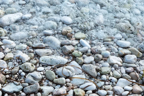 Kust met uitzicht op stenen — Stockfoto