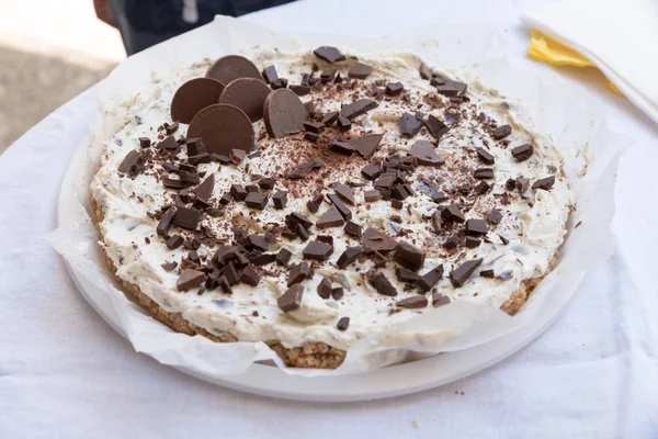 Semifreddo avec des morceaux de chocolat — Photo