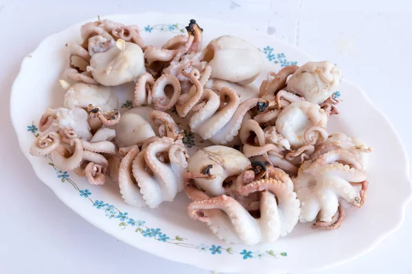 Izgara polipleri pişiriyorum.