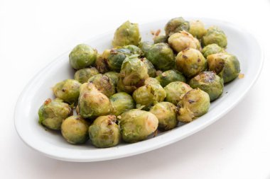 Lezzetli Brüksel lahanası tabak görünümü