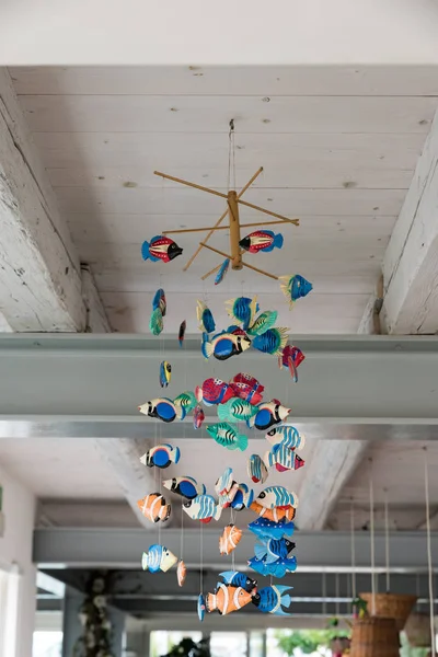 Fische hängen von der Decke — Stockfoto