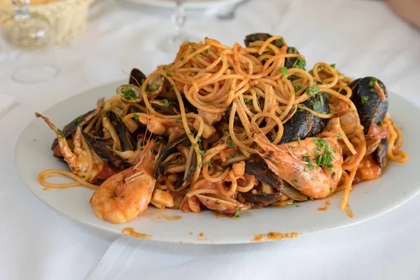 Spaghetti with seafood view — Stock Photo, Image