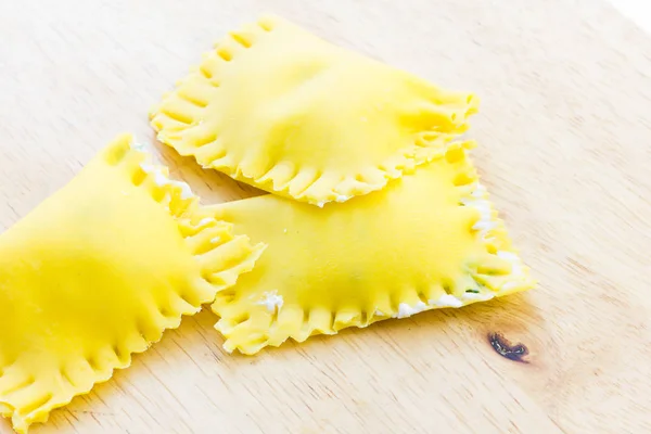 Italiano saboroso recheado Ravioli — Fotografia de Stock