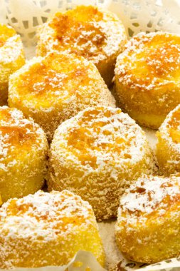 Reçelli tatlı çörek