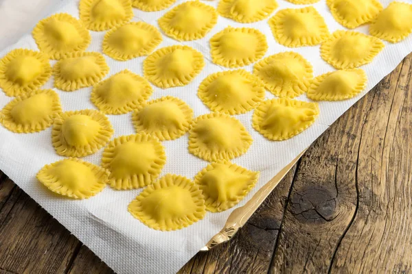 İtalyan Ravioli Ripieni Emiliani. — Stok fotoğraf