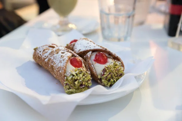 Sicilian cannoles with candied fruit — Stock Photo, Image