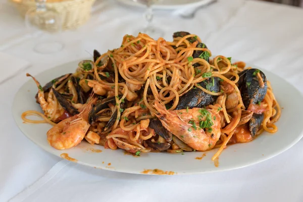 Spaghetti with seafood closeup — Stock Photo, Image