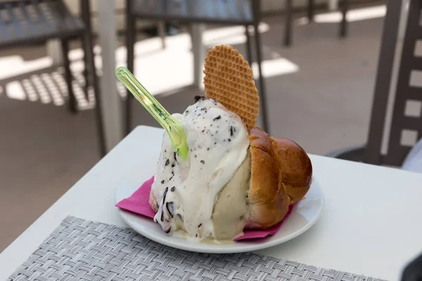 Brioche à la glace sicilienne — Photo