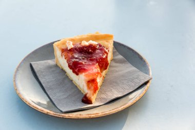 Meyveli kremalı pasta.