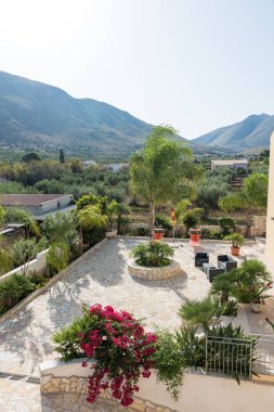 Tipik Sicilya bahçeleri panoraması