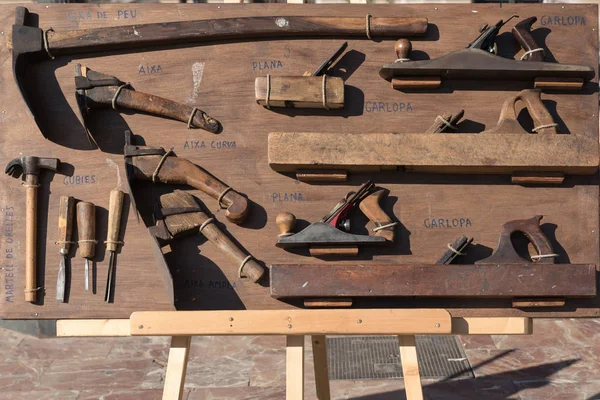 Antique carpenter tools front view — Stock Photo, Image