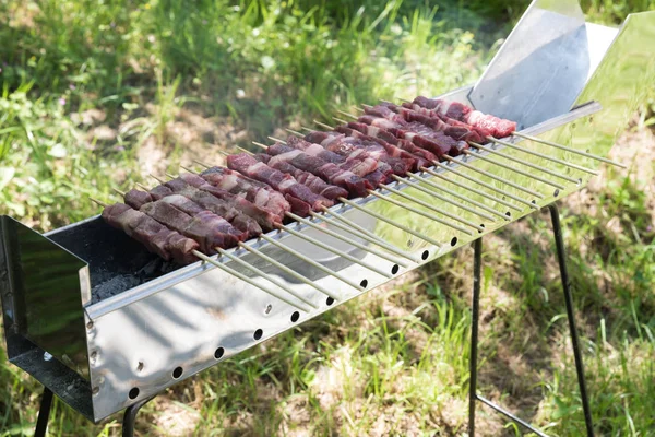 Abruzzesi arrosticini görünümü pişirme — Stok fotoğraf