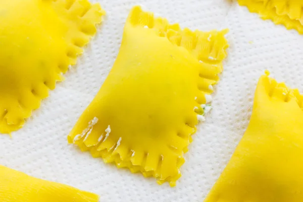 Italiano saboroso recheado Ravioli — Fotografia de Stock