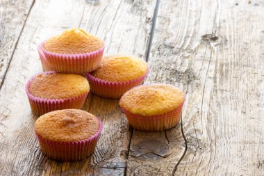 Şekerli tatlı çörekler.