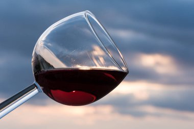 Gün batımı manzaraya tost