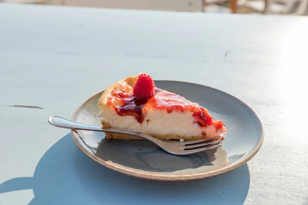 Scheibe Himbeerkuchen — Stockfoto