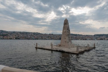 Yunanistan 'ın Kefalonya adasında Argostoli Obelisk' i