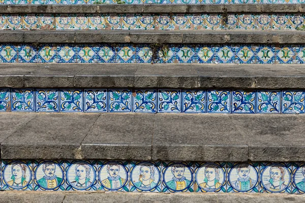 Escadaria Com Telhas Cerâmica Policromada Caltagirone Sicilia Fotos De Bancos De Imagens