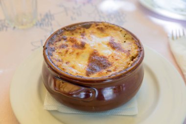 Pastitsio tipik Yunan yemeği