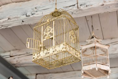 Açık demir kafes görünümü