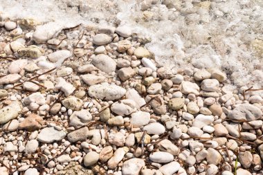 taş görünümlü sahil