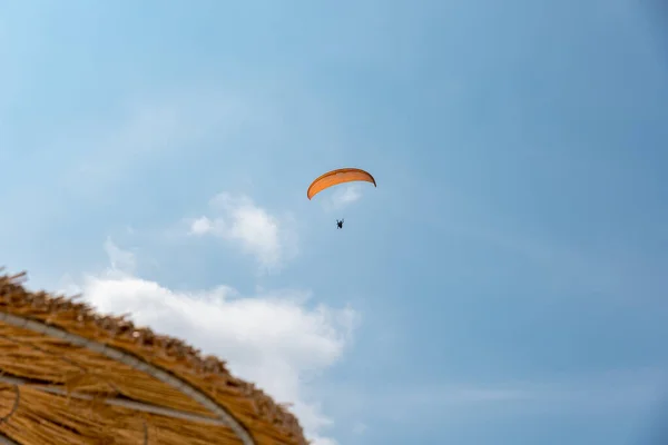 Paragliding Ostrově Kefalonia Řecku — Stock fotografie