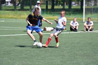 Orenburg, Rusya Federasyonu - 28 Haziran 2017 yıl: çocuklar futbol oynamak