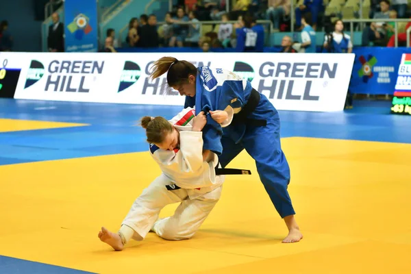 Orenburg, Rusya Federasyonu - Mayıs 12-13 yıl 2018: kız rekabet Judo Avrupa Judo Cu için