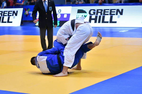 Orenburg, Rusya Federasyonu - Mayıs 12-13 yıl 2018: Boys rekabet Judo Avrupa Judo Cu için