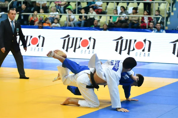 Orenburg, Rusya Federasyonu - Mayıs 12-13 yıl 2018: Boys rekabet Judo Avrupa Judo Cu için