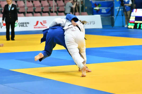Orenburg, Rusya Federasyonu - Mayıs 12-13 yıl 2018: kız rekabet Judo Avrupa Judo Cu için