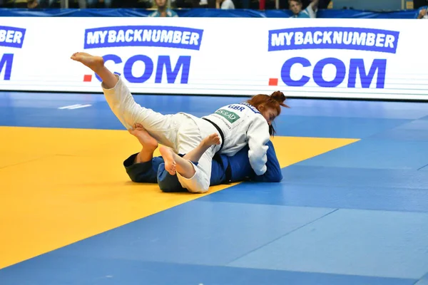 Orenburg, Rusya Federasyonu - Mayıs 12-13 yıl 2018: kız rekabet Judo Avrupa Judo Cu için