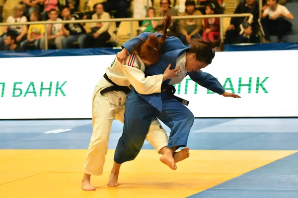 Orenburg, Rusya Federasyonu - Mayıs 12-13 yıl 2018: kız rekabet Judo Avrupa Judo Cu için