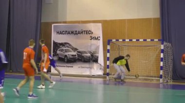 Orenburg, Rusya - 13 Şubat 2018: Orenburg 'un ilk valisi Ivan Ivanovich Neplueva anısına erkekler hentbol uluslararası hentbol turnuvasında oynuyor