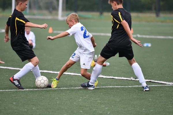 オレンブルク ロシア連邦 2017 男の子は市ミニ サッカー大会にサッカーをプレイし 庭から 2017 年のスポーツ — ストック写真