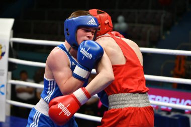 Orenburg, Rusya - 7 Mayıs 2017: Çocuk boksörler arasında 1999-2000 yılları arasında Rusya Şampiyonası 'na katılan boksörler
