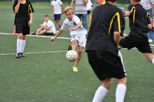 Orenburg Rusia Juli 2017 Anak Laki Laki Bermain Sepak Bola — Stok Foto