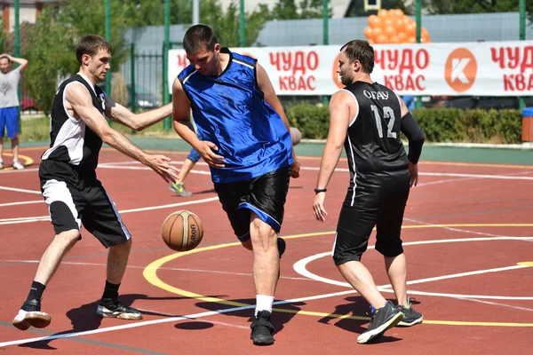 Orenburg Russia July 2017 Year Men Play Street Basketball Second — Stock Photo, Image