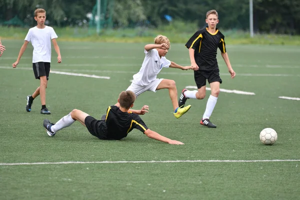 オレンブルク ロシア連邦 2017 男の子は市ミニ サッカー大会にサッカーをプレイし 庭から 2017 年のスポーツ — ストック写真