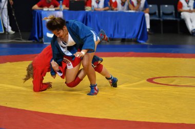 Orenburg, Rusya Federasyonu - 29 Ekim 2016: Kız olmadan silah kendini korumak için rekabet