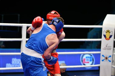 Orenburg, Rusya - 7 Mayıs 2017: Çocuk boksörler arasında 1999-2000 yılları arasında Rusya Şampiyonası 'na katılan boksörler