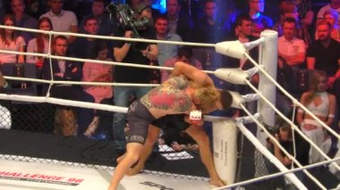Orenburg, Rusya Federasyonu - 15 Haziran 2018 yıl: savaşçılar karışık dövüş sanatları (M-1 Challenge 94) turnuvasında 