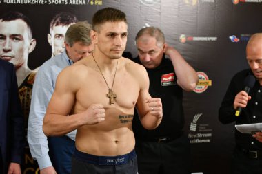 Orenburg, Rusya Federasyonu - 14 Haziran 2018 yıl: ağırlık-in resmi savaşçıları karışık dövüş sanatları (M-1 Challenge 94) turnuvasında 