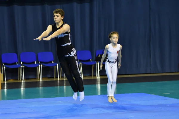 Orenburg Russland Mai 2017 Jahr Jugendliche Messen Sich Sportakrobatik Bei — Stockfoto