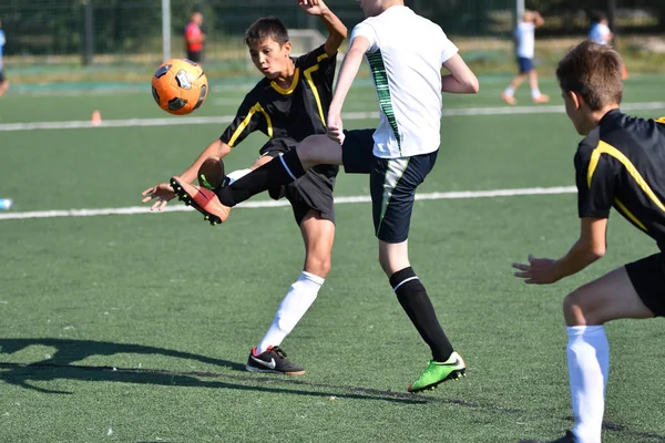Orenburg, Rusya Federasyonu - 18 Ağustos 2017 yıl: çocuklar futbol mini futbol turnuvası şehir 
