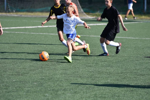 Orenburg, Rusya Federasyonu - 18 Ağustos 2017 yıl: çocuklar futbol mini futbol turnuvası şehir 