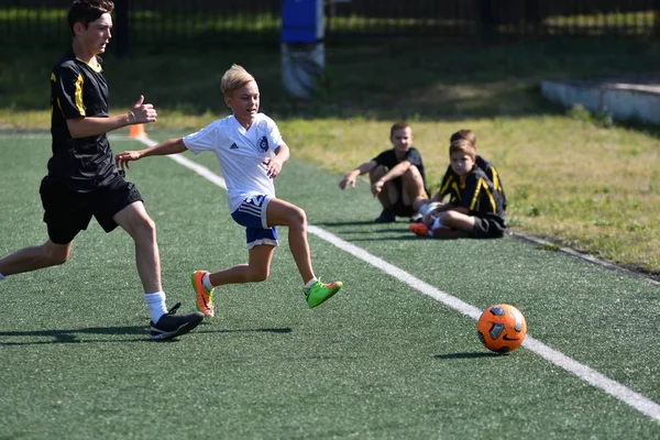 Orenburg, Rusya Federasyonu - 18 Ağustos 2017 yıl: çocuklar futbol mini futbol turnuvası şehir 